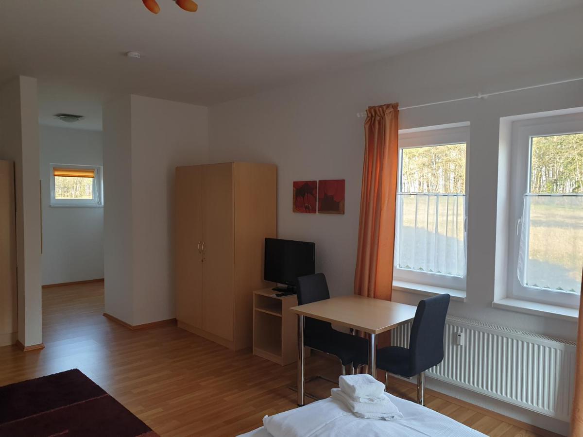 Bernsteinsee Ferienwohnungen Und Apartments Sassenburg Esterno foto
